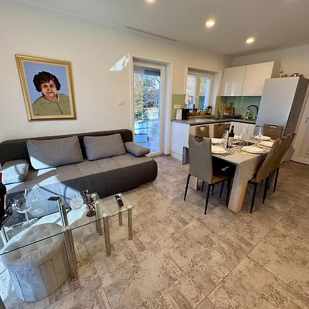 Toma * تْسْغيكفانِتْسا